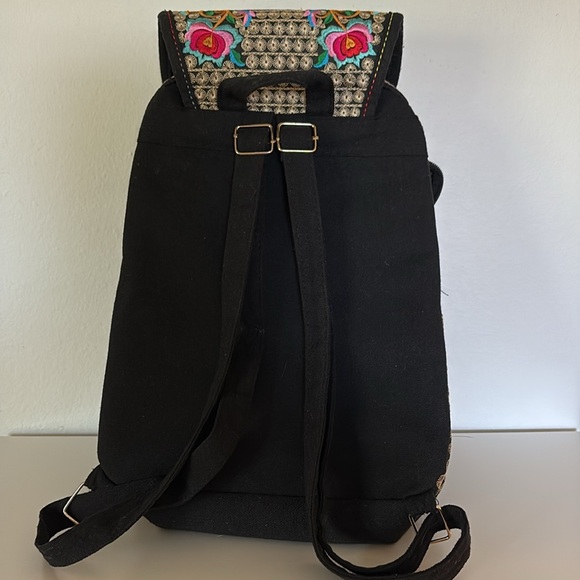 Embroidered Boho backpack like new - Picture 4 of 4